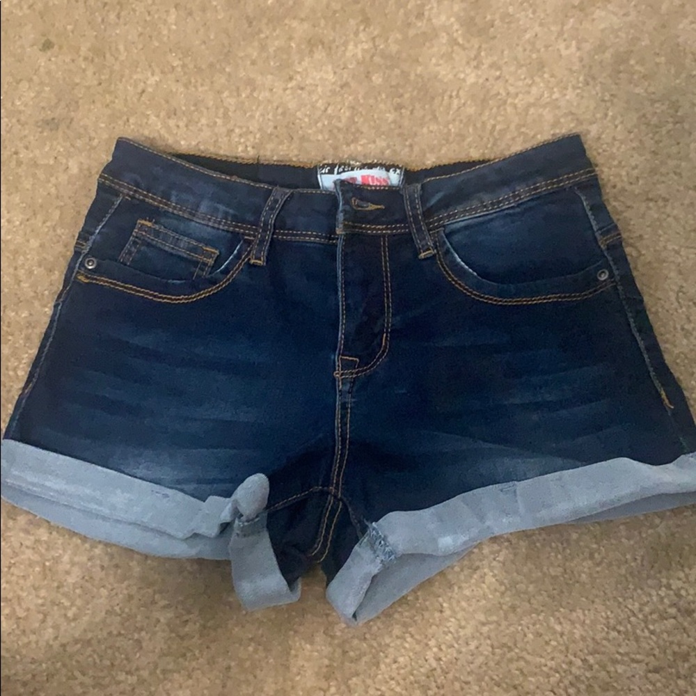 Hot kiss jean shorts